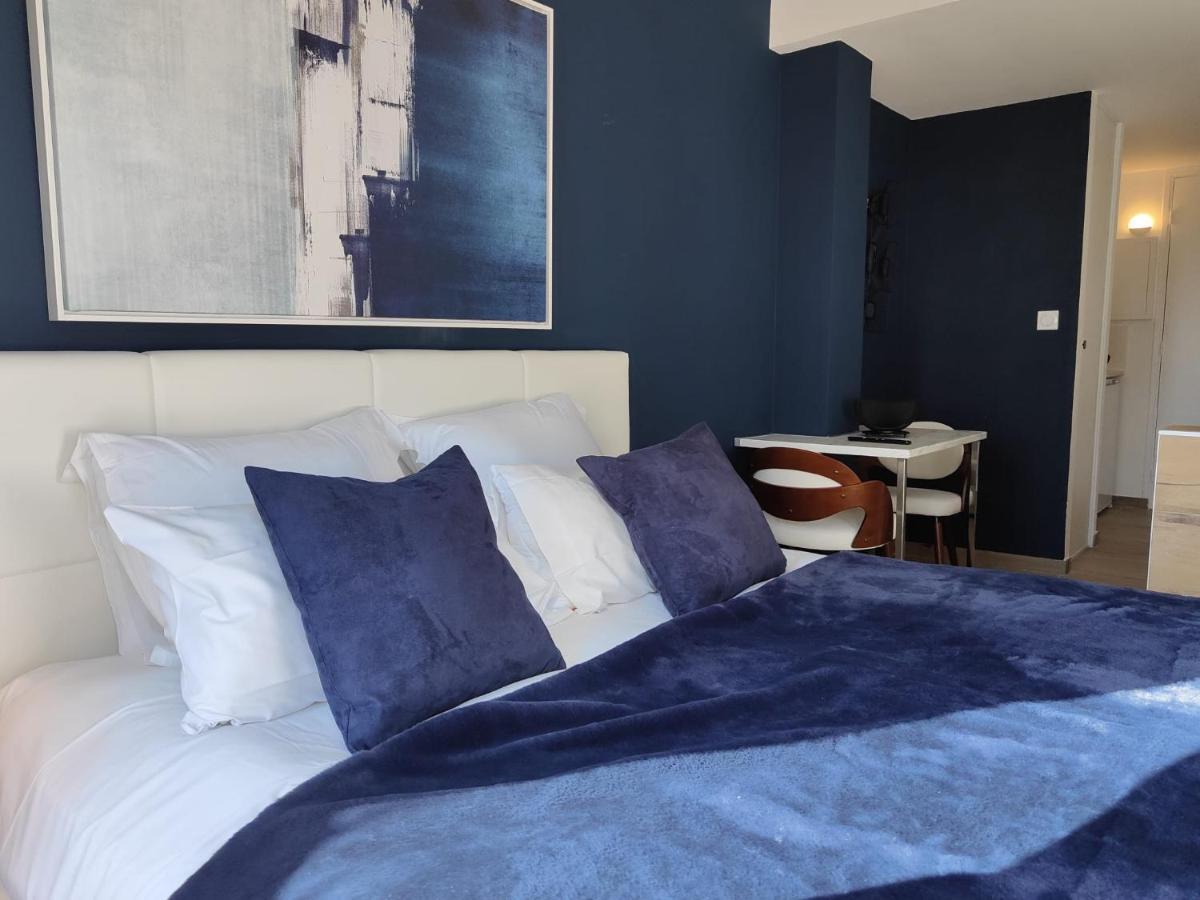 Suites Jm - Les Pins Marines - Jacuzzi & Vue Mer Bandol Bagian luar foto